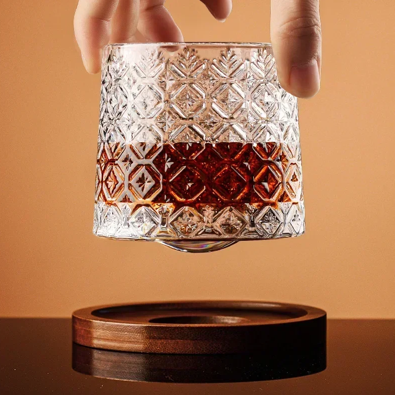 WhiskeySpin - Premium Rotating Whiskey Glass