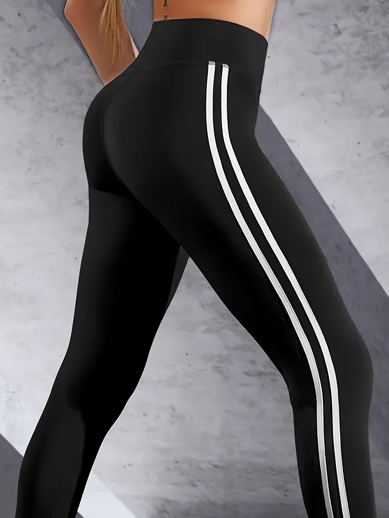 Ivy | Slim-Fit High-Waisted Yoga Pants with Sporty Side Stripe