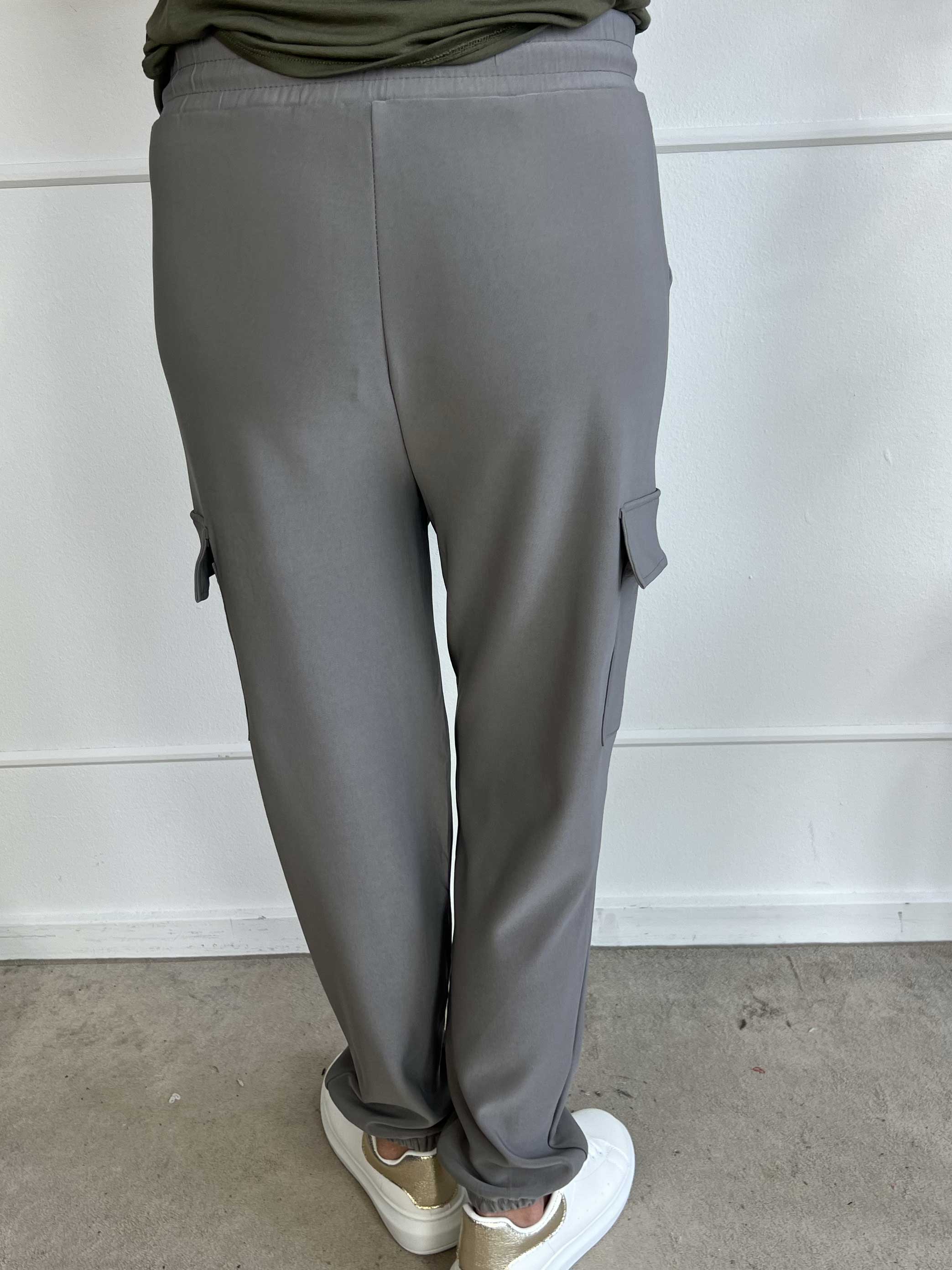 Leslie Women's Cargo Pants