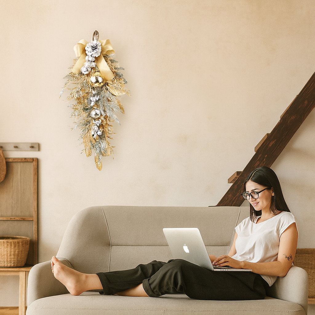 Noellea | Festive Drip Decor