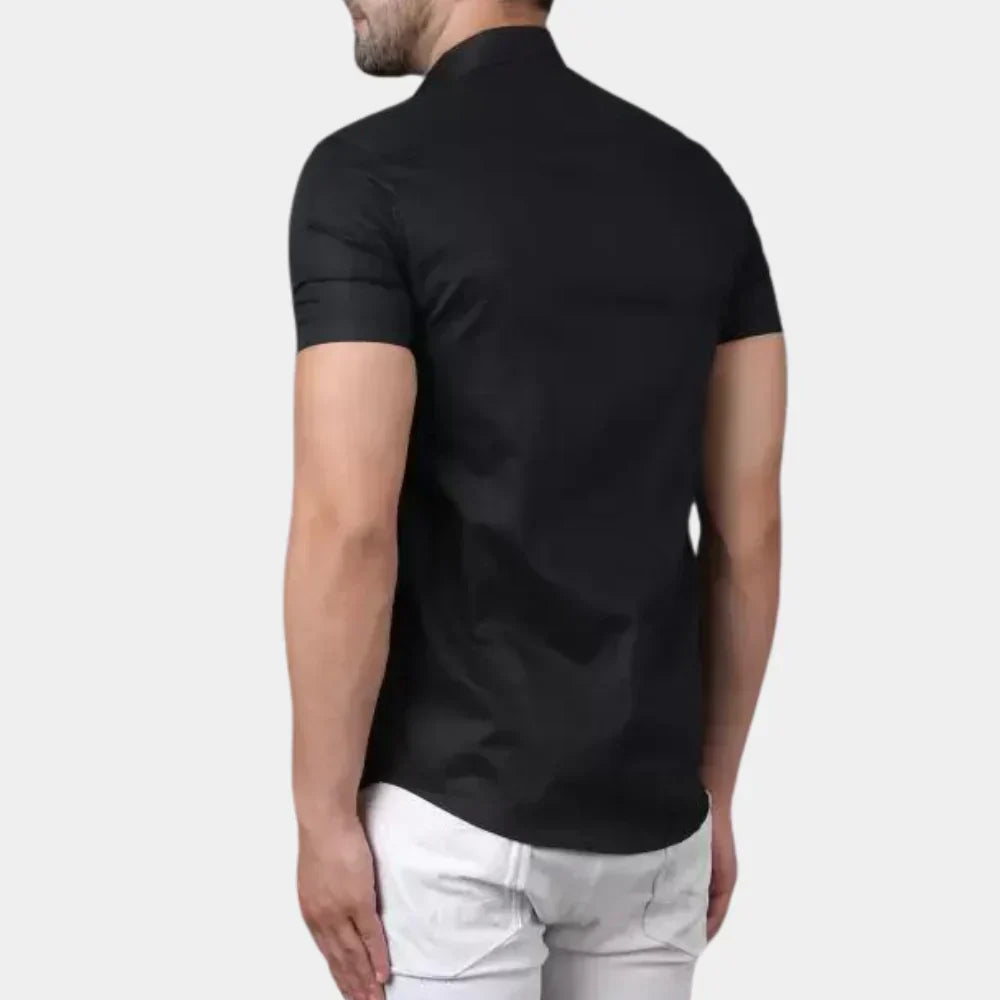 Nohr β Fitted Short Sleeve Shirt with Button Closure and Structured Collar