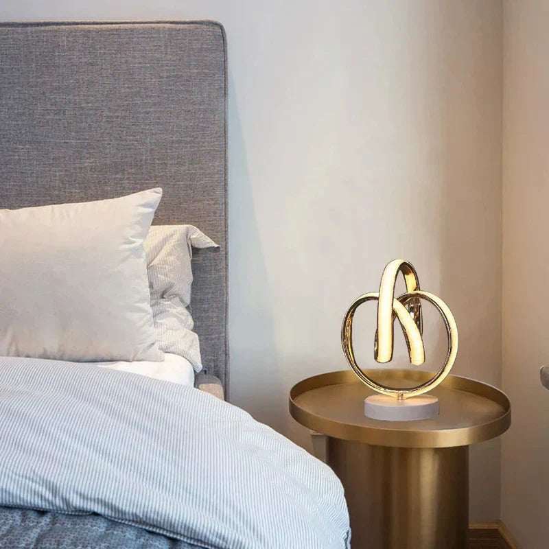 ArcGlow – Minimalist LED Table Lamp with Sleek Arc for Modern Spaces