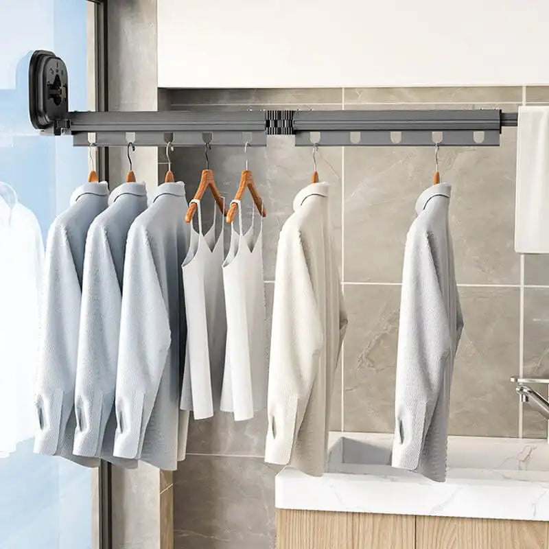 Retractable clothesline with suction cup