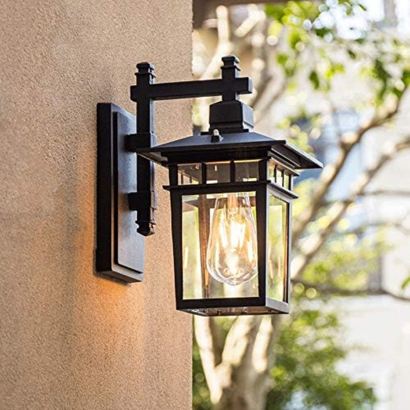 Luma – Modern Outdoor Wall Lamp with Efficient Lighting