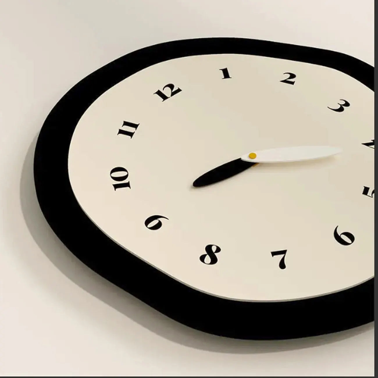 SilentClock - Modern elegance Silent wall clock