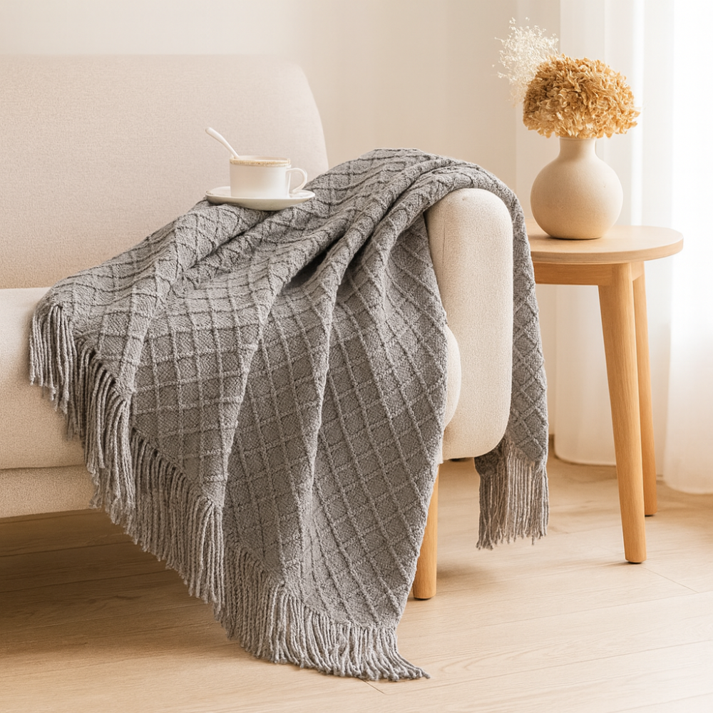 Soft and Comfortable Vintage Style Blanket with Geometric Pattern for Sofa and Bed