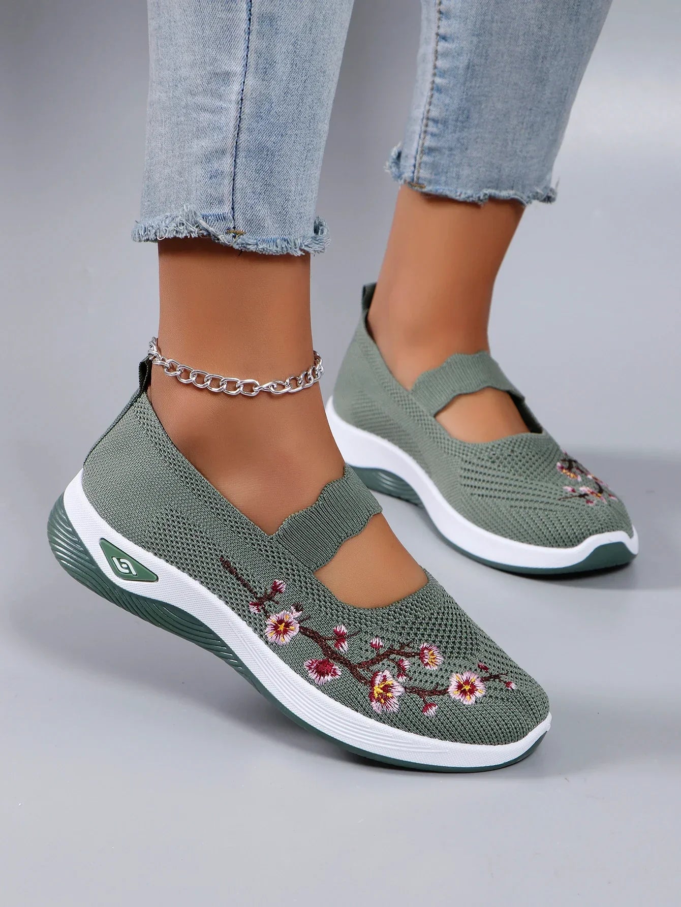 Lily Trendy Sporty Sneakers