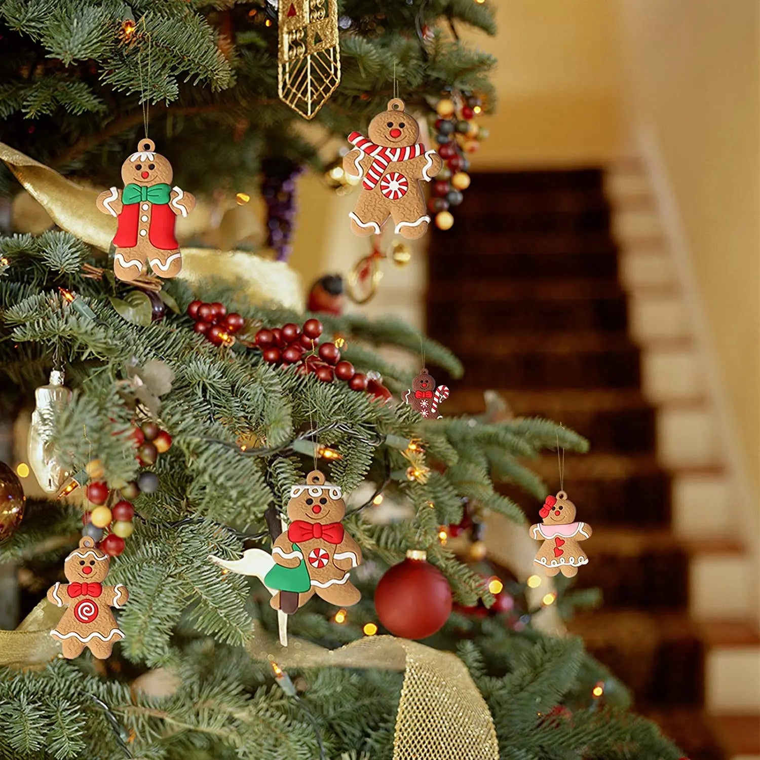 12-piece set with gingerbread man ornaments
