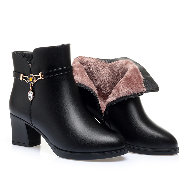 Rosemary | Elegant Insulated Ankle Boots for Winter